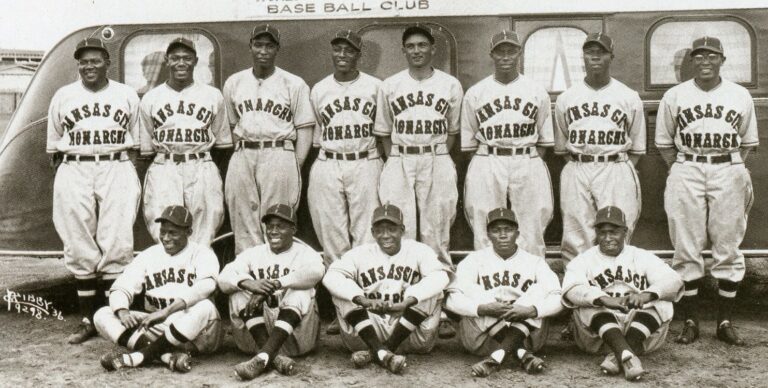 the-kansas-city-monarchs-1920-1965